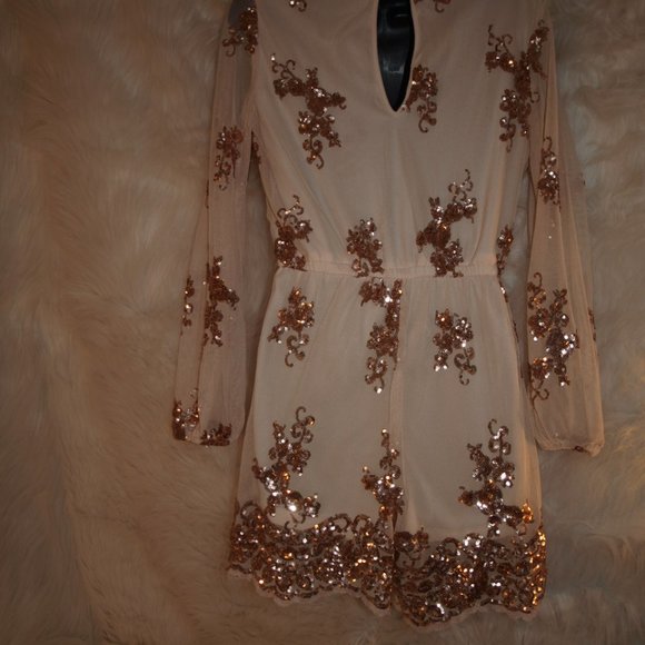CHARLOTTE ROUSSE Peach and Gold embellished ROMPER - Picture 3 of 6